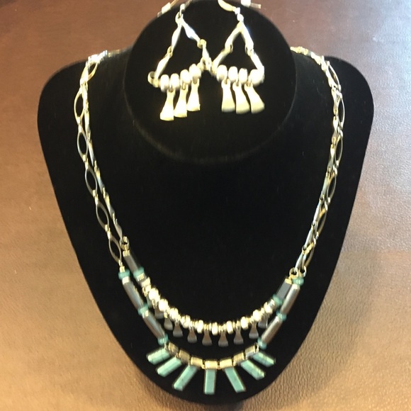 Turquoise Layered Boho Necklace & Earring Set - Picture 4 of 6